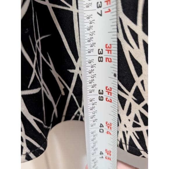 Dressbarn Geometric Black White 3/4 Sleeve V-Neck Casual Dress Size 8 - Picture 8 of 8